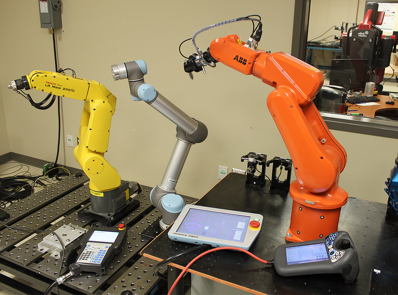 Роборука купить. Робот сортировщик kuka. Коллаборативные роботы Fanuc. Промышленный робот RMD 200. Коллаборативный робот манипулятор.