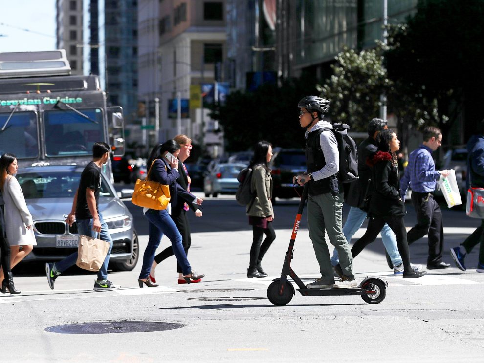 benefits-of-commuting-electric-scooters-techicy