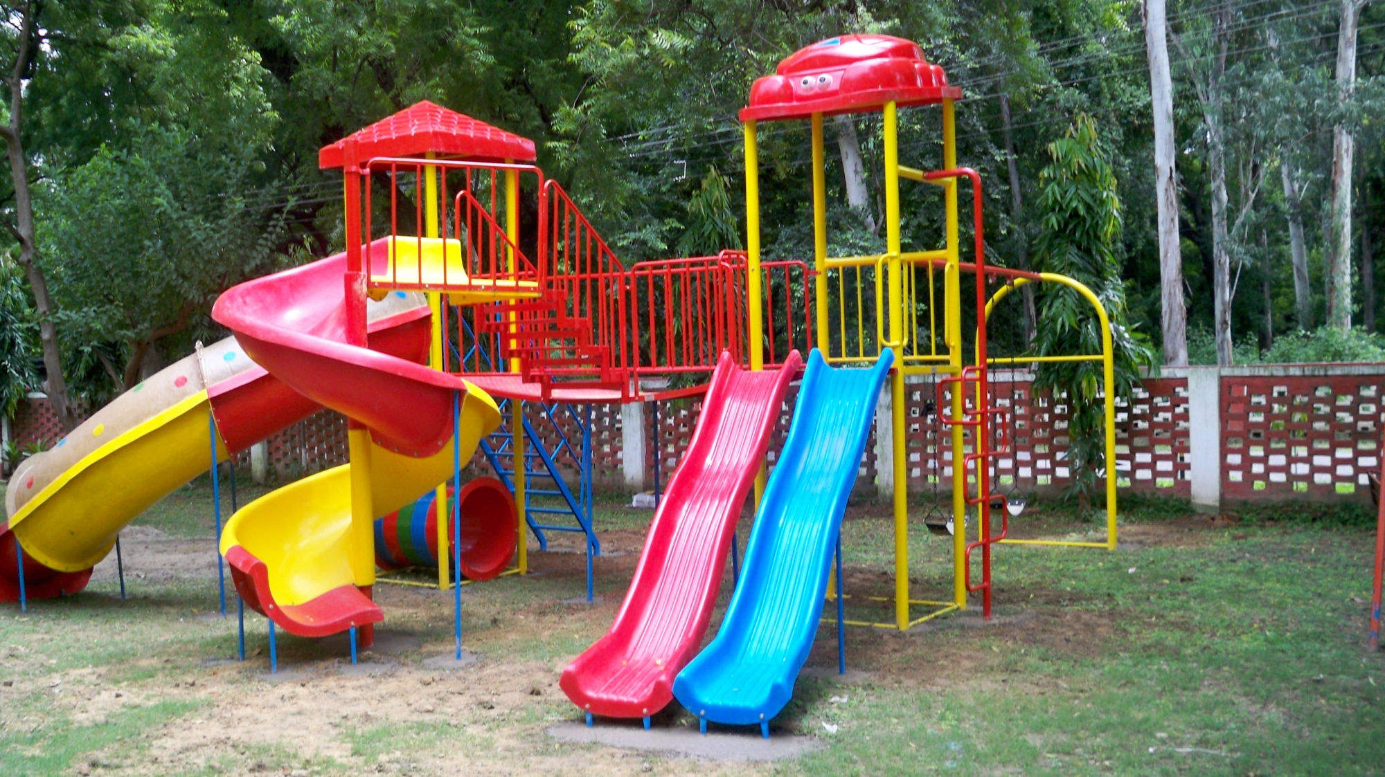 How To Find The Best Outdoor Playground Equipment Manufacturer In India 